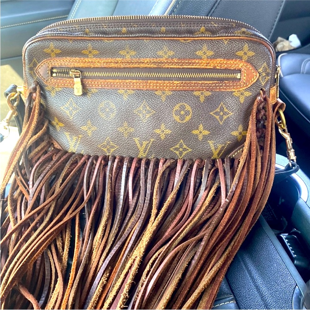 BOHO crossbody/wrislet GUC